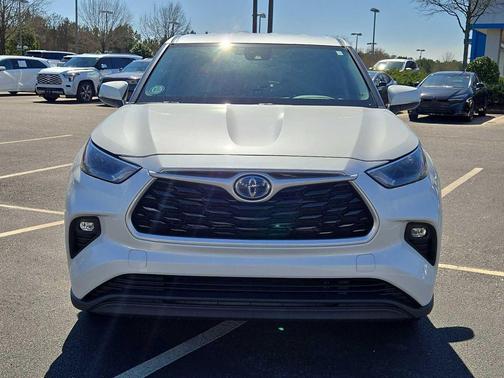 2023 Toyota Highlander Hybrid LE