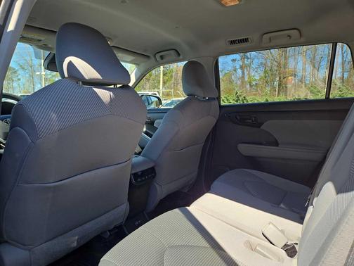 2023 Toyota Highlander Hybrid LE