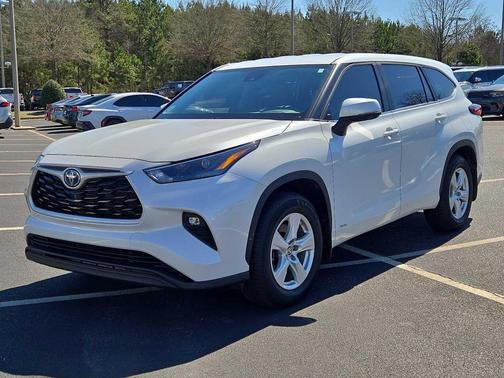 2023 Toyota Highlander Hybrid LE