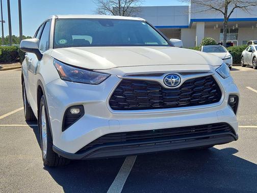 2023 Toyota Highlander Hybrid LE