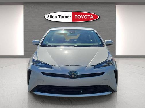 2019 Toyota Prius XLE