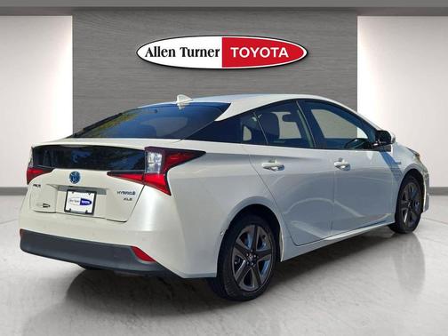 2019 Toyota Prius XLE