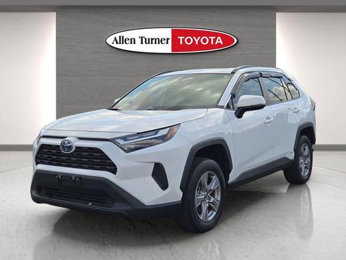 2022 Toyota RAV4 Hybrid XLE