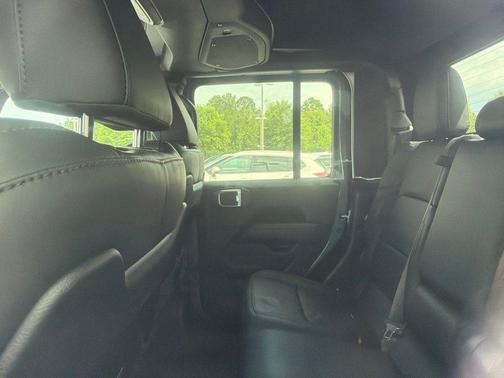 Anvil Clear Coat 2024 Jeep Gladiator Rubicon