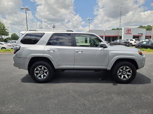 Classic Silver Metallic 2018 Toyota 4Runner TRD Off Road