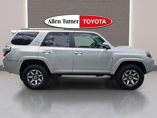 Classic Silver Metallic 2018 Toyota 4Runner TRD Off Road