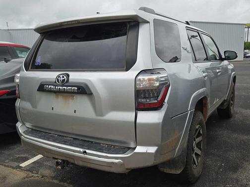 Classic Silver Metallic 2018 Toyota 4Runner TRD Off Road