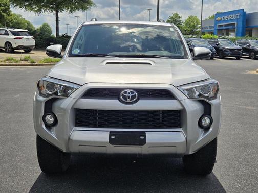 Classic Silver Metallic 2018 Toyota 4Runner TRD Off Road