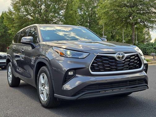 2022 Toyota Highlander LE