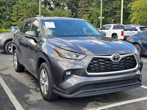 2022 Toyota Highlander LE