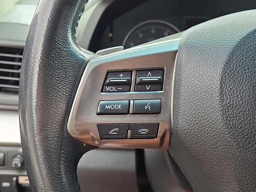 Ice Silver Metallic 2013 Subaru Legacy Premium