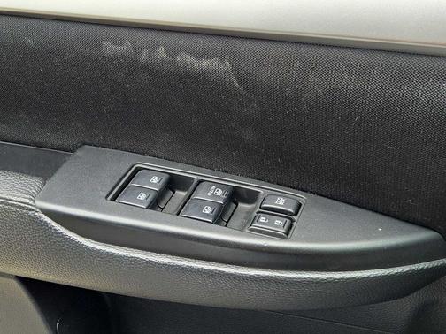 Ice Silver Metallic 2013 Subaru Legacy Premium