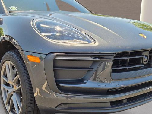 Chalk 2024 Porsche Macan Macan