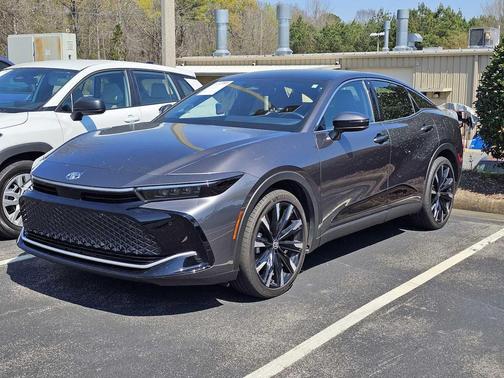 2024 Toyota Crown Platinum