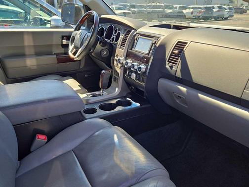 2016 Toyota Sequoia Platinum