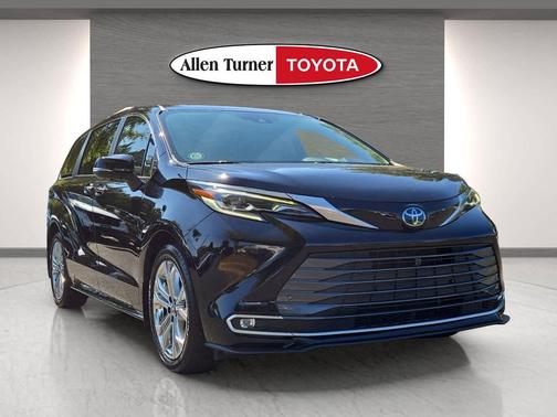 2024 Toyota Sienna Platinum 7 Passenger