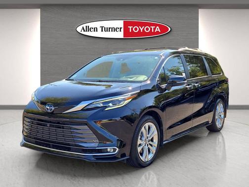 2024 Toyota Sienna Platinum 7 Passenger