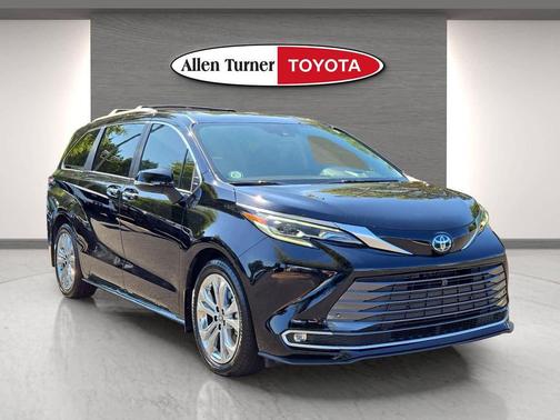 2024 Toyota Sienna Platinum 7 Passenger