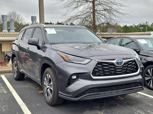 2023 Toyota Highlander Hybrid XLE
