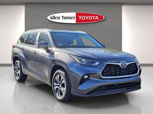 2023 Toyota Highlander Hybrid XLE