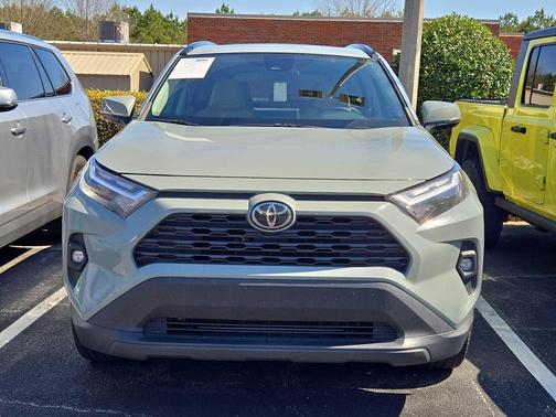 2022 Toyota RAV4 XLE Premium