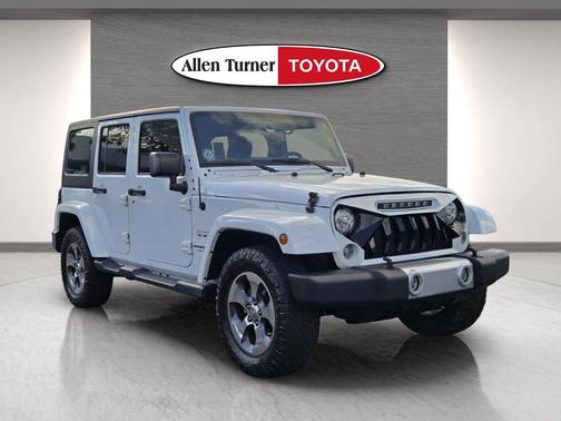 Bright White Clearcoat 2018 Jeep Wrangler JK Unlimited Sahara