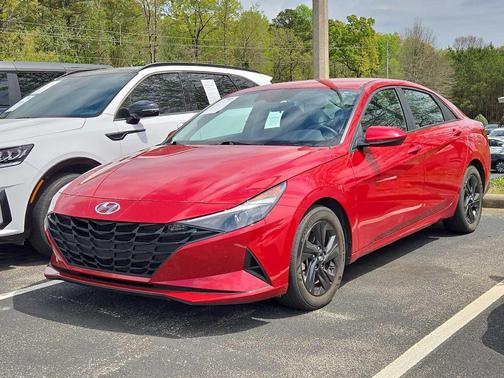 2022 Hyundai ELANTRA SEL