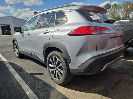 2024 Toyota Corolla Cross XLE
