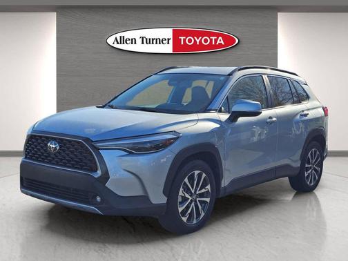 2024 Toyota Corolla Cross XLE