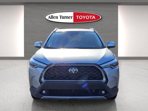 2024 Toyota Corolla Cross XLE