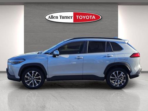 2024 Toyota Corolla Cross XLE