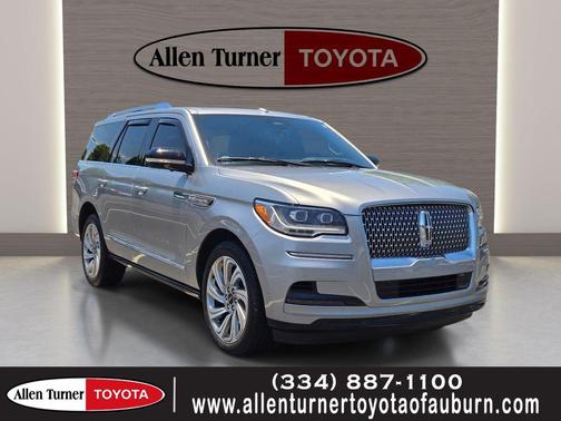 Silver Radiance Metallic Clearcoat 2024 Lincoln Navigator Reserve