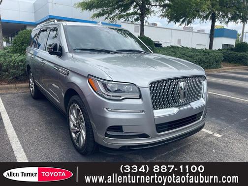 Silver Radiance Metallic Clearcoat 2024 Lincoln Navigator Reserve