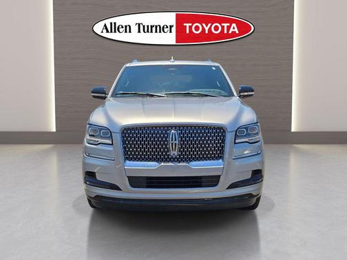 Silver Radiance Metallic Clearcoat 2024 Lincoln Navigator Reserve
