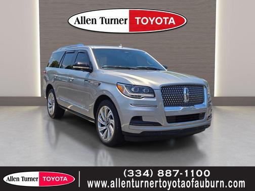Silver Radiance Metallic Clearcoat 2024 Lincoln Navigator Reserve