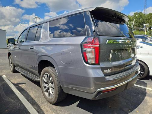 2022 Chevrolet Suburban LT