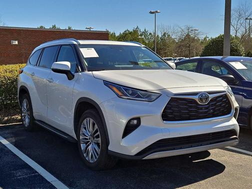 2022 Toyota Highlander Platinum