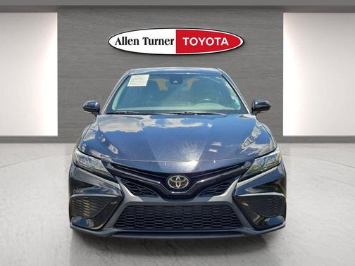 Midnight Black Metallic 2021 Toyota Camry SE