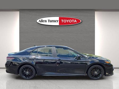 Midnight Black Metallic 2021 Toyota Camry SE