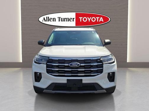 Star White Metallic Tri-Coat 2025 Ford Explorer Active