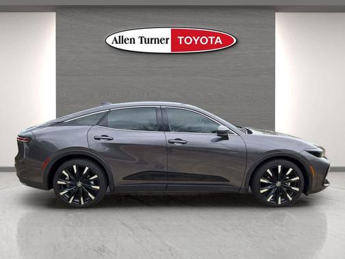 2024 Toyota Crown Platinum