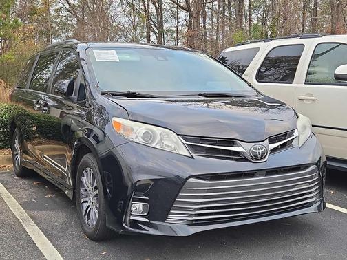 2019 Toyota Sienna XLE