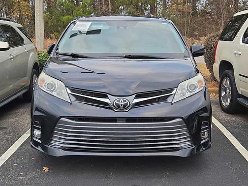 2019 Toyota Sienna XLE