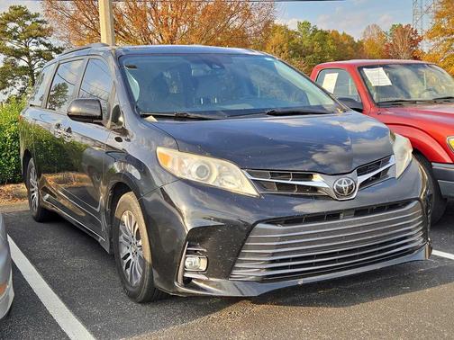 2019 Toyota Sienna XLE