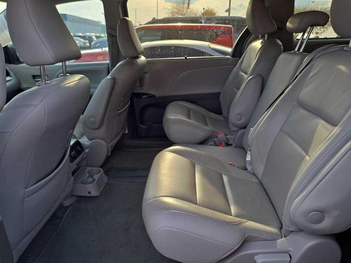 2019 Toyota Sienna XLE