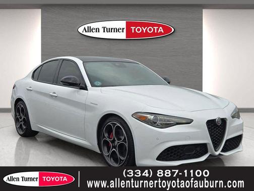 Alfa White 2022 Alfa Romeo Giulia Ti
