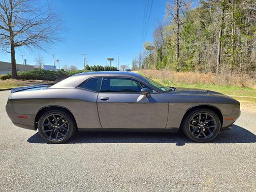 2022 Dodge Challenger SXT