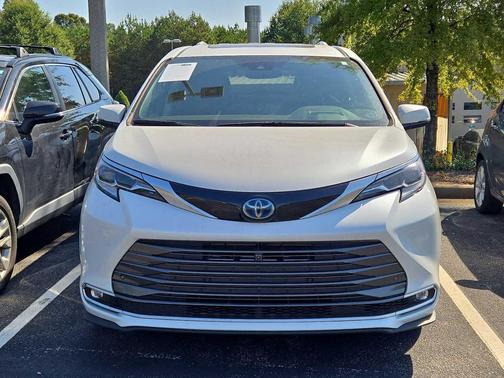 2022 Toyota Sienna Platinum 7 Passenger