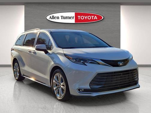 2022 Toyota Sienna Platinum 7 Passenger