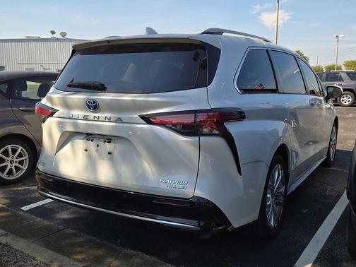 2022 Toyota Sienna Platinum 7 Passenger